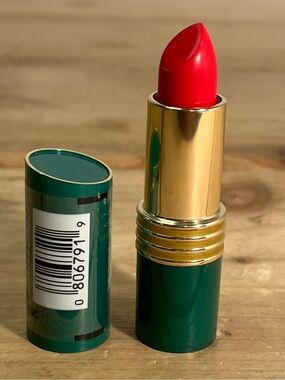 Revlon MOON DROPS Lipstick Moisture Creme LOVE THAT RED #59 New NOS discontinued